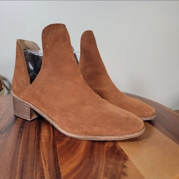 Coconuts By Matisse Pronto Brown Suede Ankle Boots Size 8.5 Slip On Notched Side - Picture 10 of 17